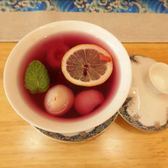 Boisson Sucrée aux Myrtilles Chinoises et aux Litchis